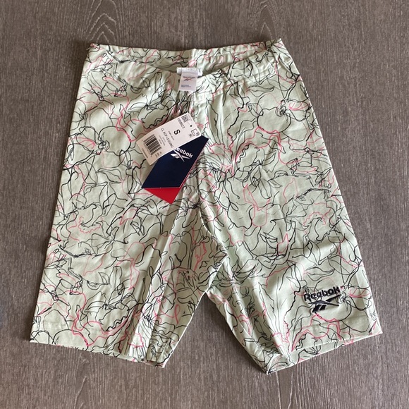 Reebok Classics Contour Floral Print Legging Women Shorts HB8623 - Small - Picture 7 of 8